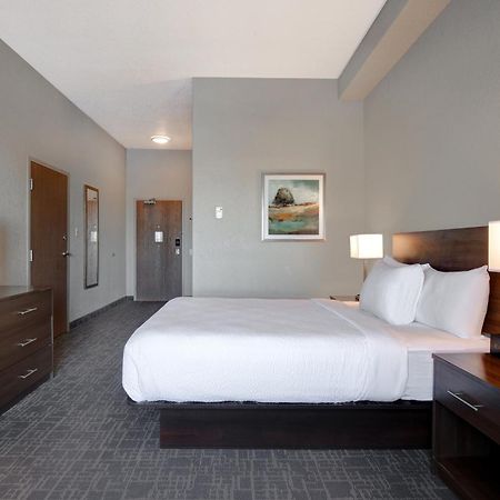 Days Inn & Suites By Wyndham Йорктон Екстер'єр фото