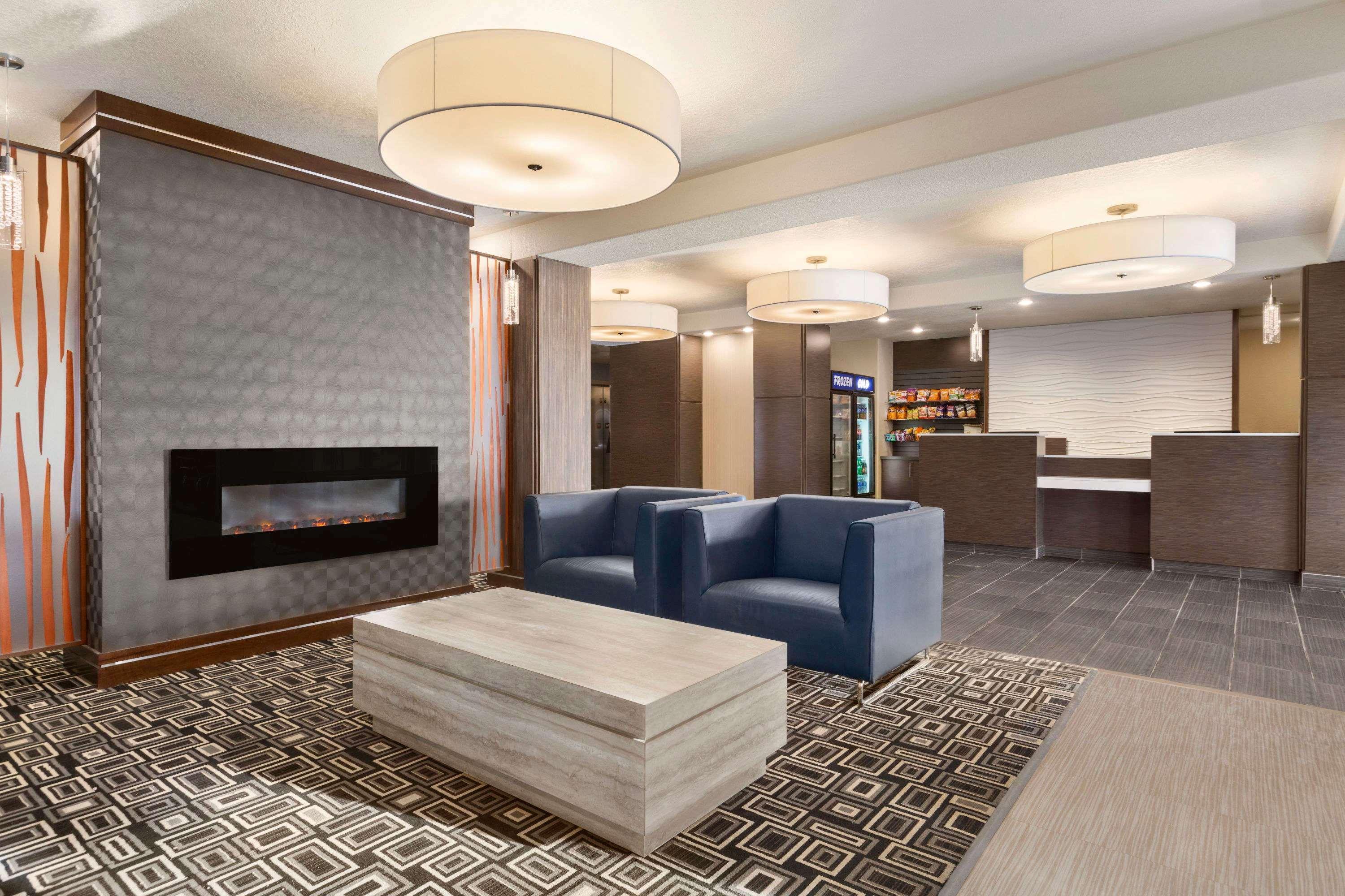 Days Inn & Suites By Wyndham Йорктон Екстер'єр фото