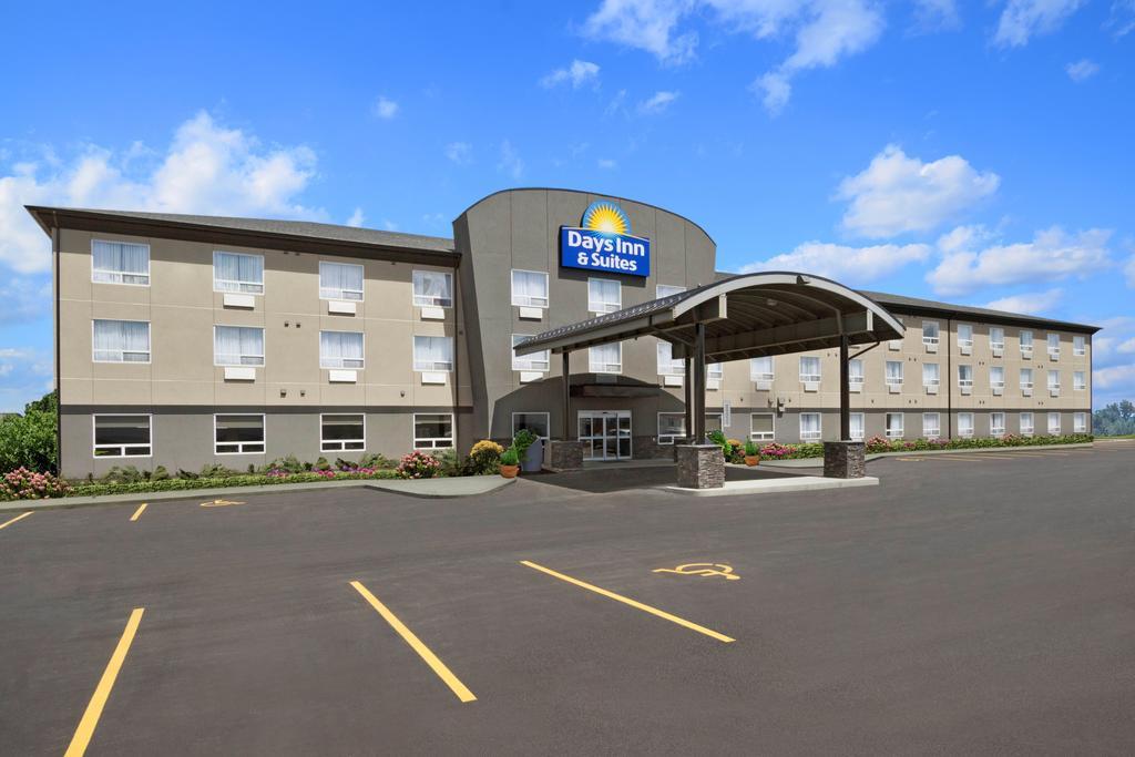 Days Inn & Suites By Wyndham Йорктон Екстер'єр фото