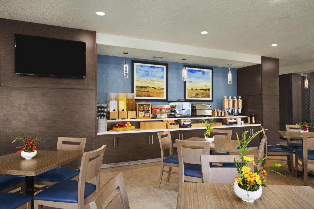 Days Inn & Suites By Wyndham Йорктон Екстер'єр фото