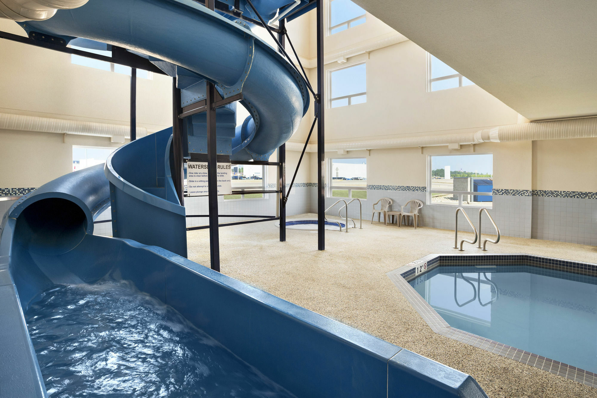 Days Inn & Suites By Wyndham Йорктон Екстер'єр фото